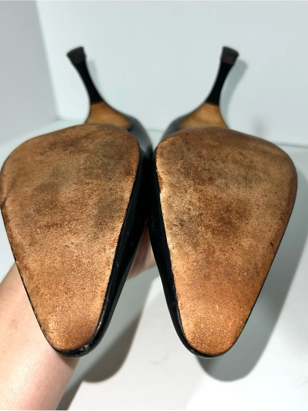 Manolo Blahnik Black Leather Pointed Toe Pumps Size 37 US 7 Kitten Stiletto Heel
